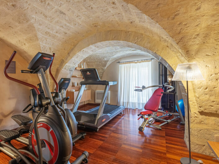 Trapani miglior fotografo per alberghi foto perfette palestra residence La Gancia per booking in Sicilia di Nino Lombardo