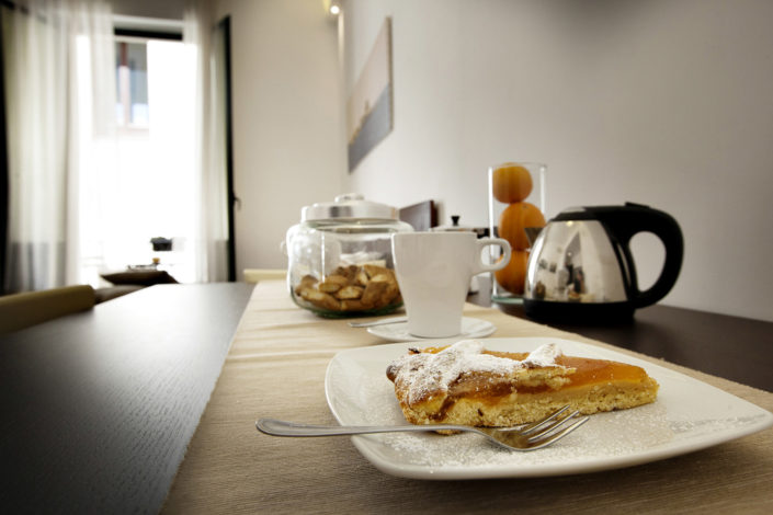 Fotografo per alberghi e strutture di lusso. In foto una crostata per colazione in albergo