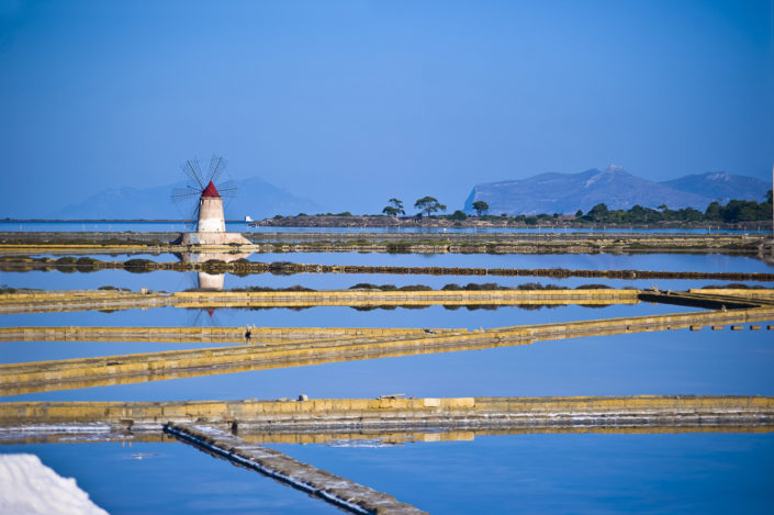 Stampe per arredare case uffici e alberghi fotografia delle saline con il mulino