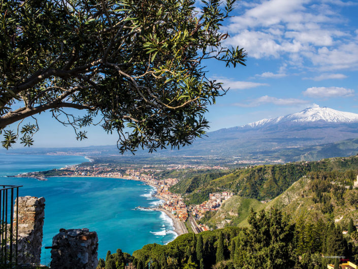 Paesaggio da stampare su tela Taormina sfondo il Monte Etna