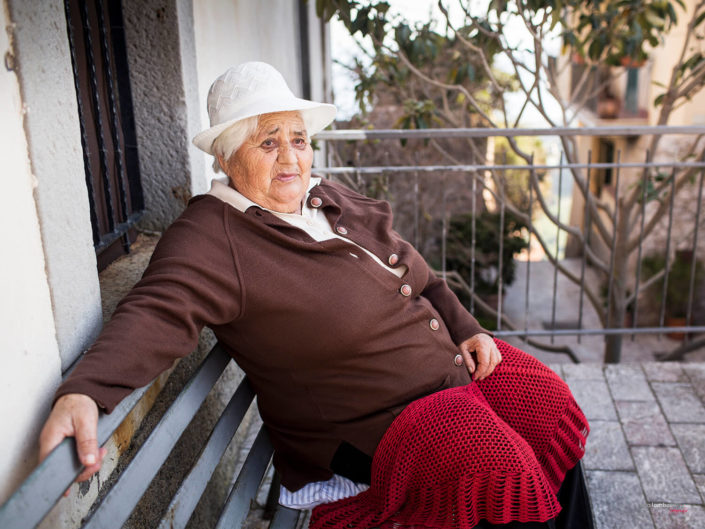 Donna siciliana fotografie di viaggiatori alla scoperta della sicilia